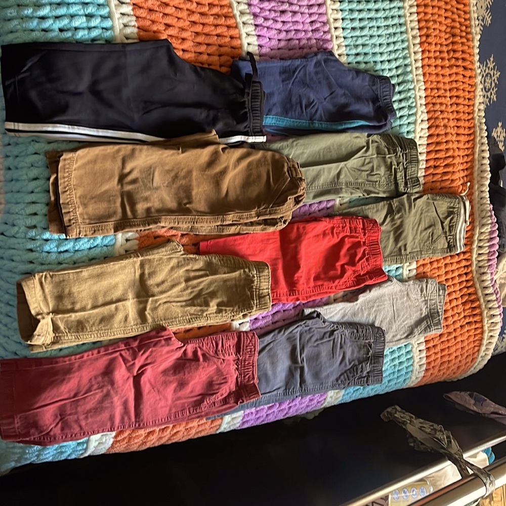 Boys 24 months Carters paints good condition